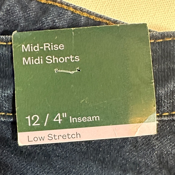 Dark Blue Mid Rise Denim Midi Shorts NWT Size 12 - Picture 4 of 5